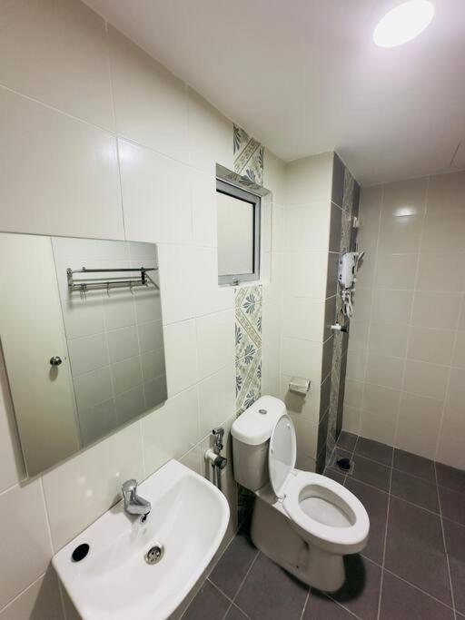 2 Ipoh With Swimming Pool Apartment *